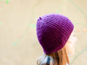 Sensuiji a soft beanie in different yarn qualities by Eri