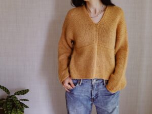 Datsuzoku pulllover in Smooth Sartuul Bulky yarn designed by Eri